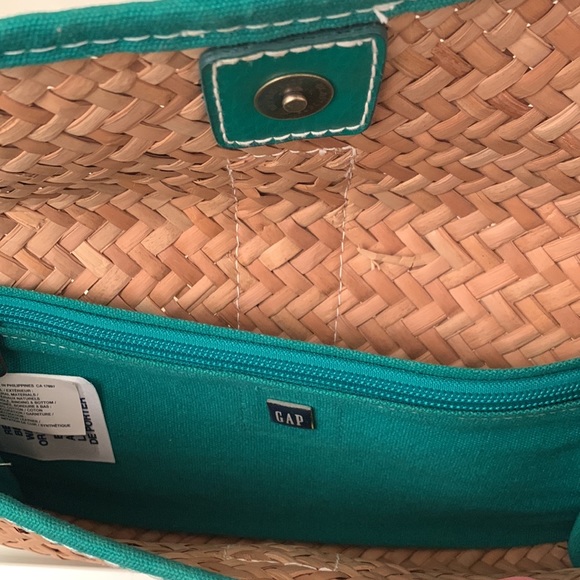 GAP Woven Straw Clutch - Picture 3 of 3